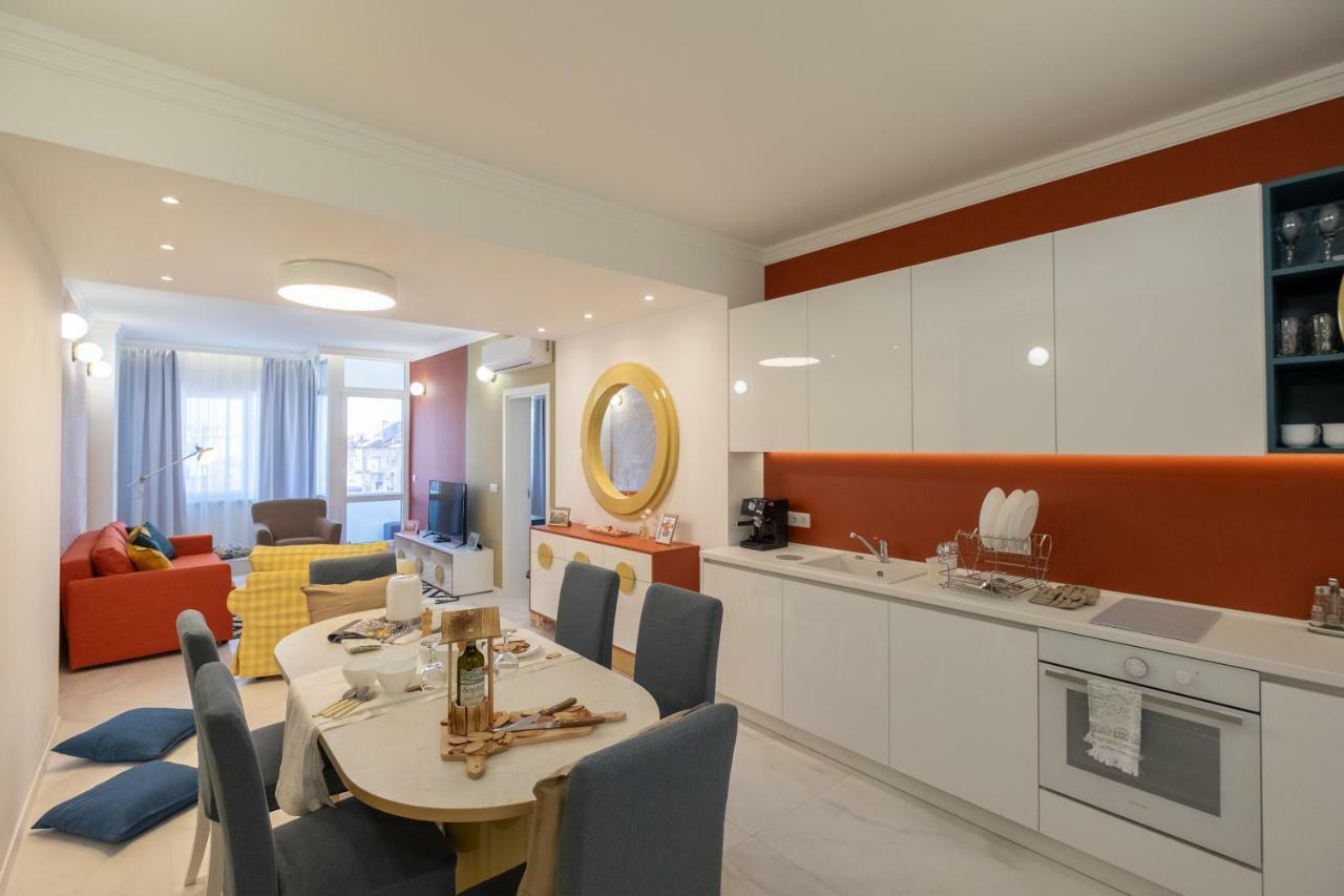 Vitosha Blvd 3-Bedroom, 2-Bathroom Lux Suite ソフィア エクステリア 写真
