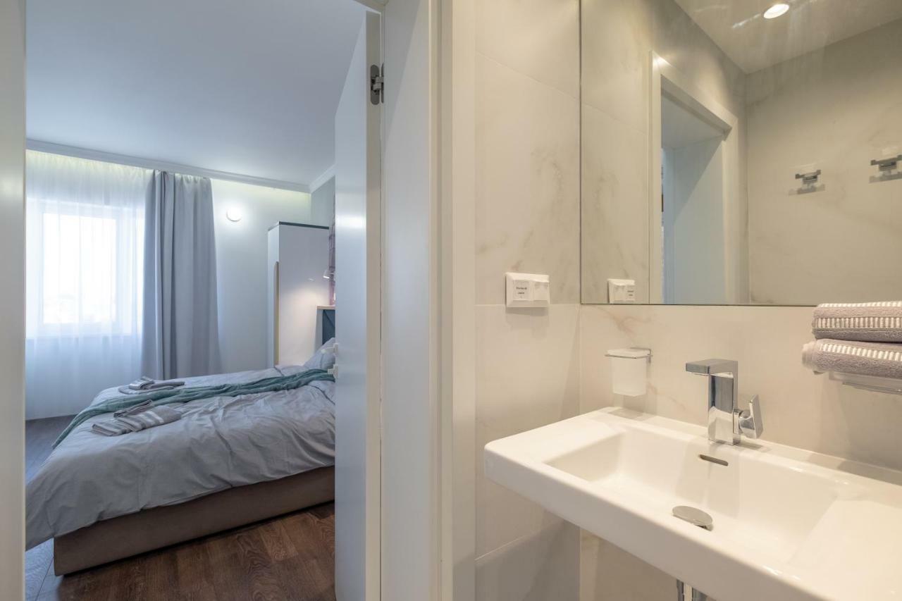 Vitosha Blvd 3-Bedroom, 2-Bathroom Lux Suite ソフィア エクステリア 写真